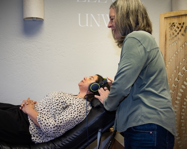 Dr_M_Nielsen_Chiropractic_Neurology_Los_Gatos-6419 Dr. Marianne Nilsen helps a patient get ready for PEMF treatment.